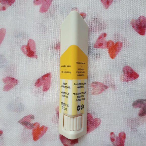 Benefit Cosmetics: License To Blot Instant Oil Blotting Stick - Picture 6 of 10